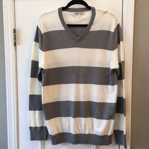 Old Navy grey and white V-neck sweater